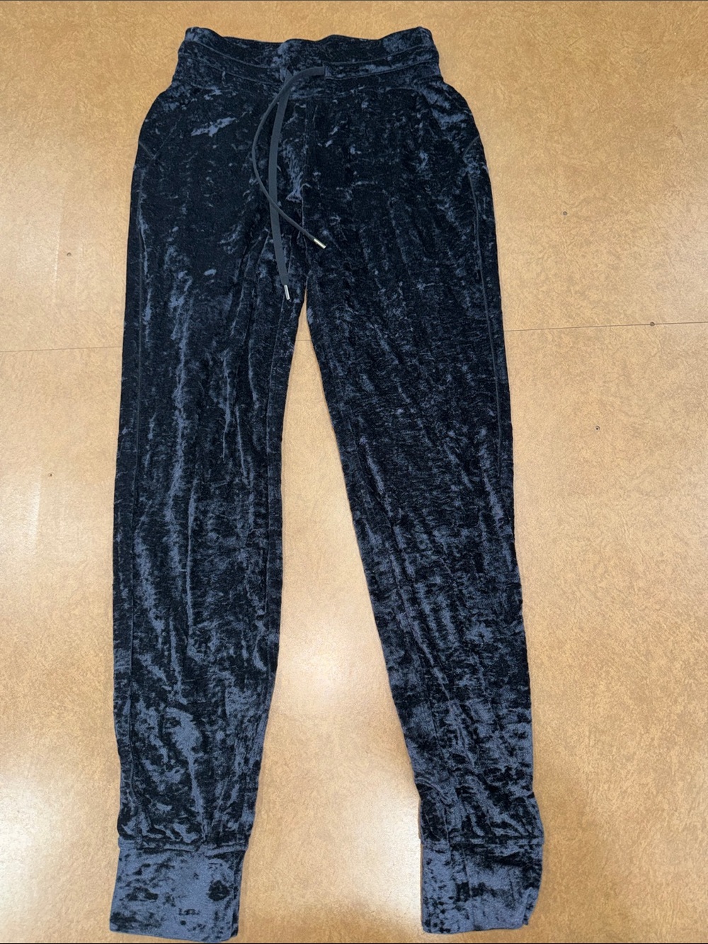 lululemon athletica Ready to Rulu Crushe Black Crushed Velvet Joggers *Like NEW